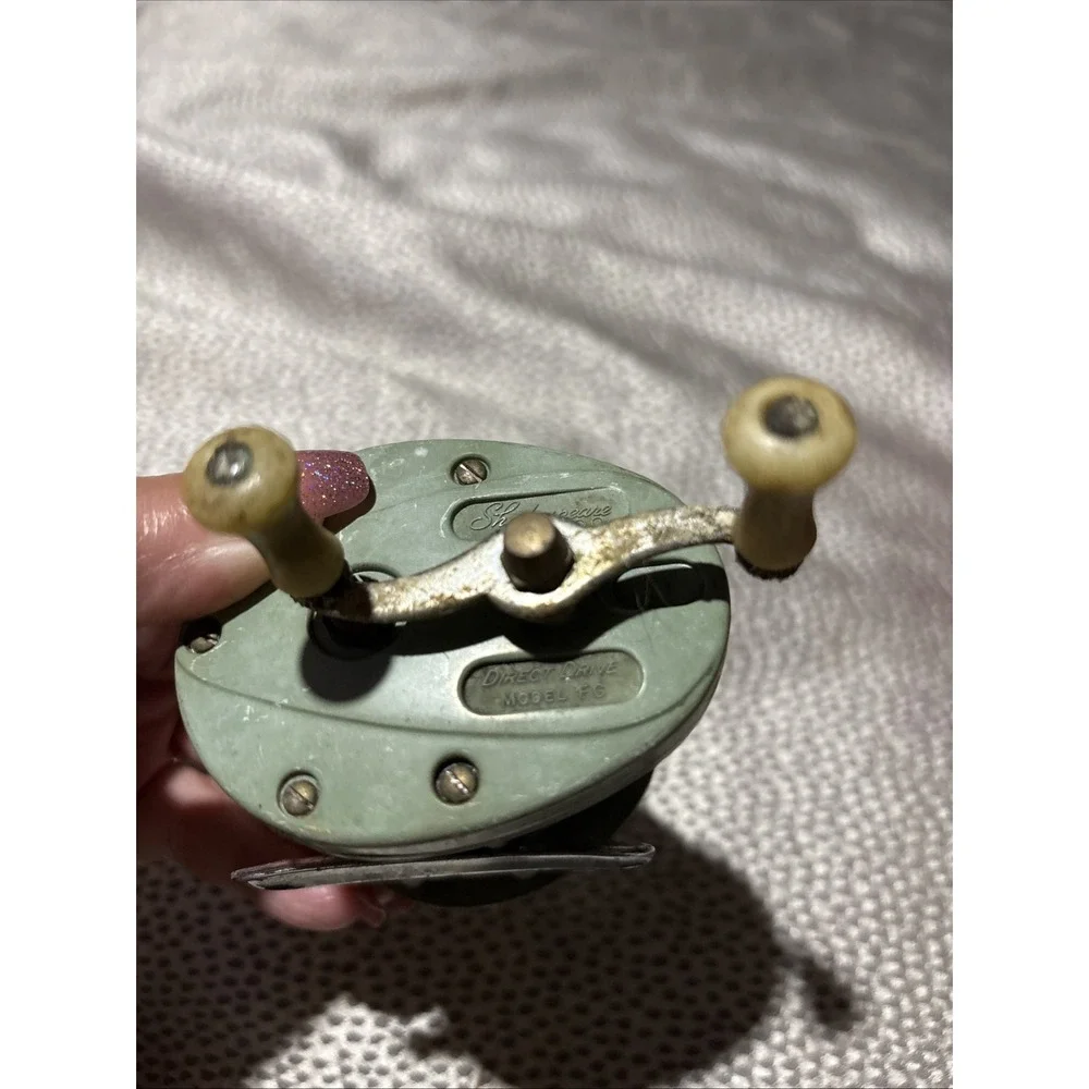 Vintage Shakespeare Direct Drive Reel No 1900 Model FG